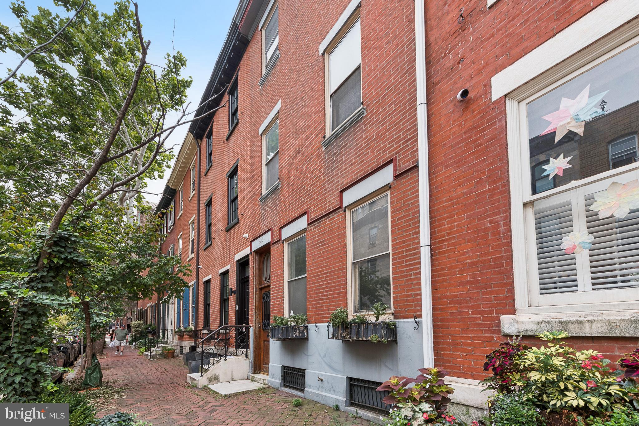 2218 LOCUST STREET