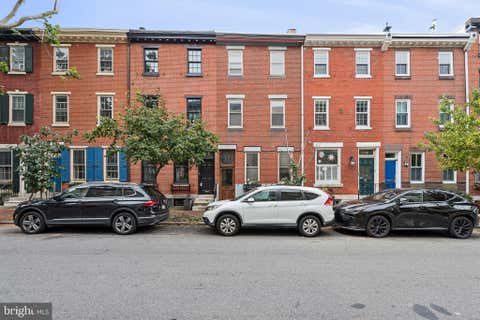 Townhouse For Rent - 2218 Locust Street<br/> PHILADELPHIA, PA 19103