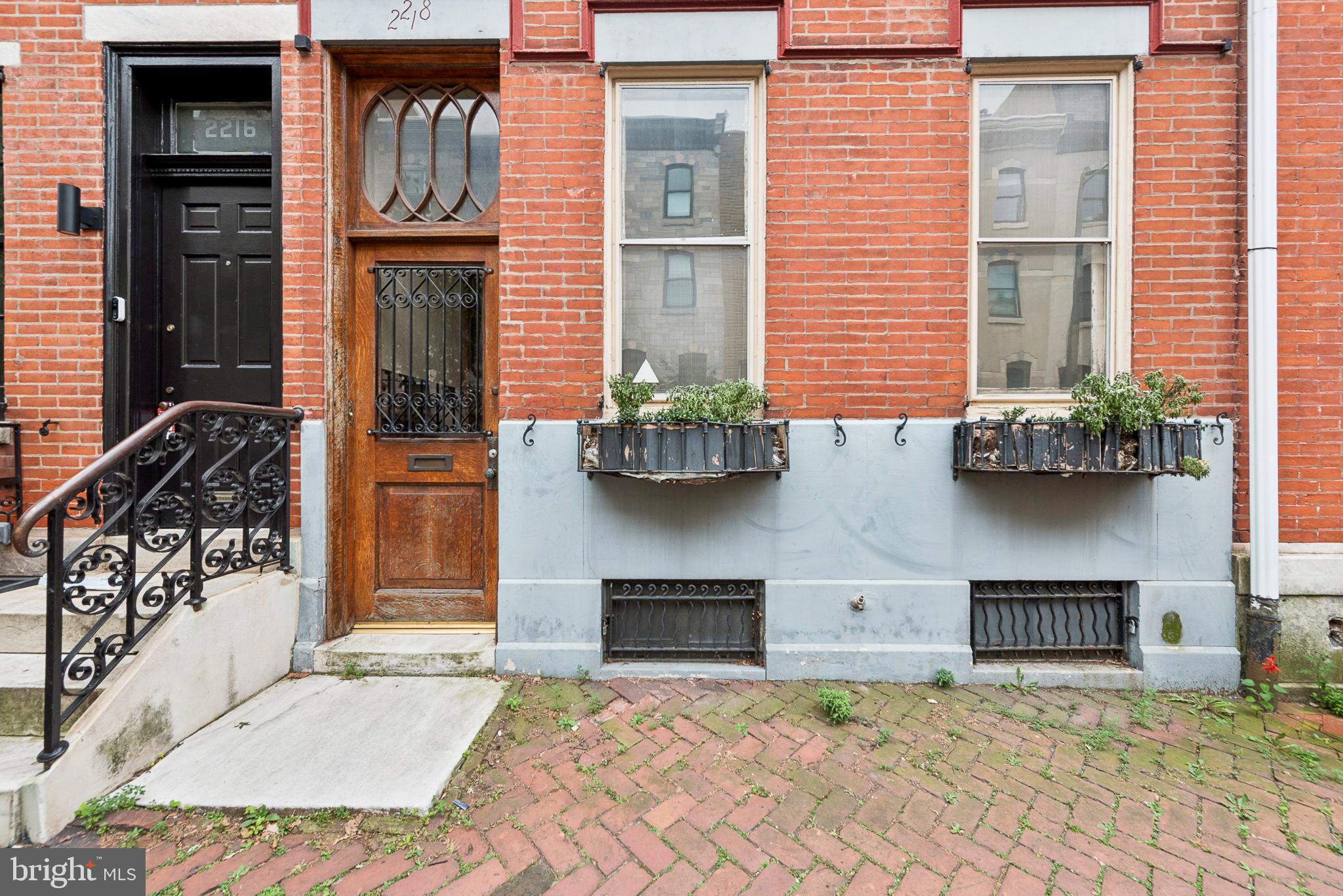 2218 LOCUST STREET