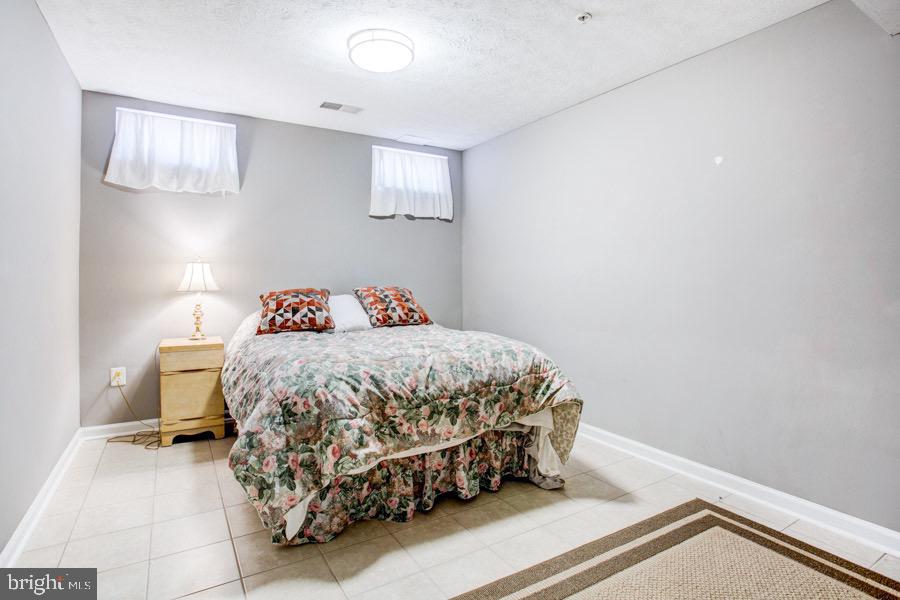 EATON SQUARE - Residential Lease