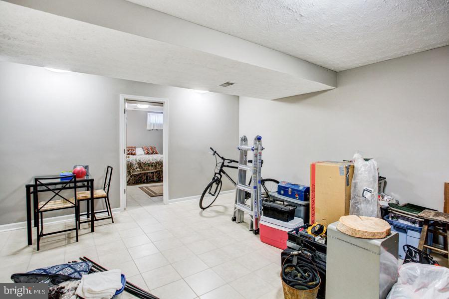 EATON SQUARE - Residential Lease