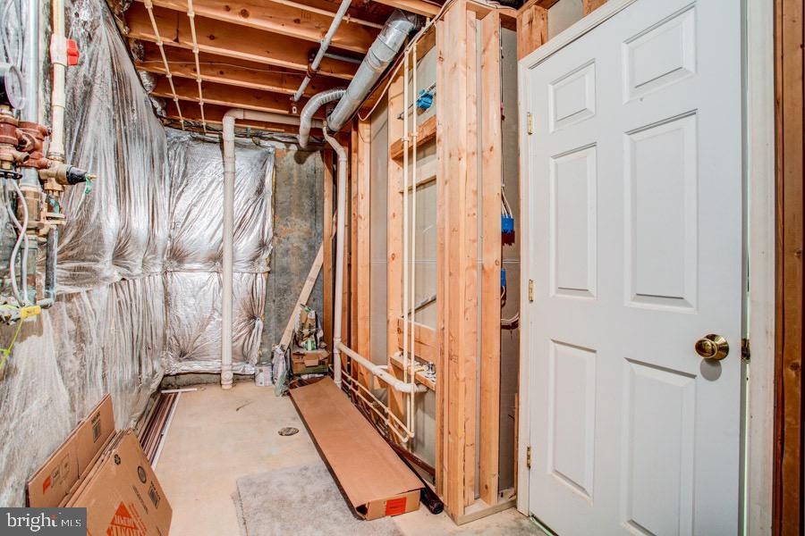 EATON SQUARE - Residential Lease