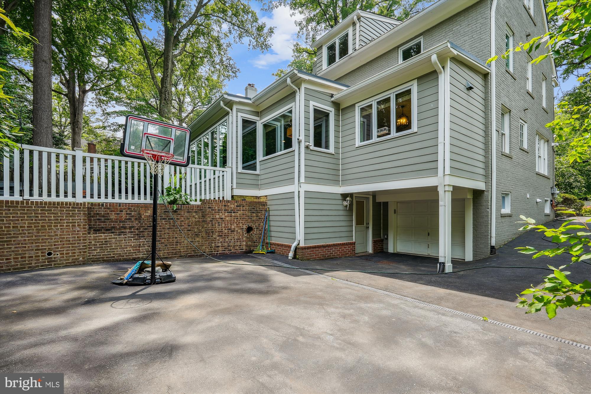 CHEVY CHASE - Residential