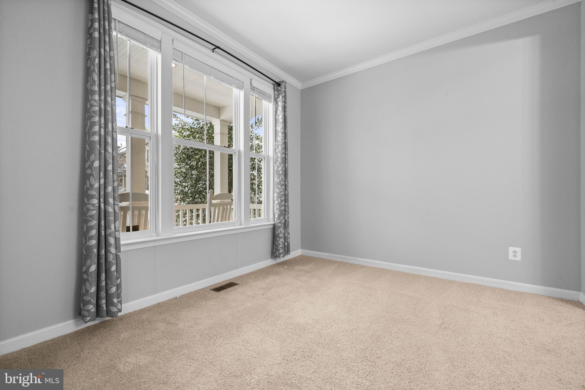 LADYSMITH VILLAGE - Residential