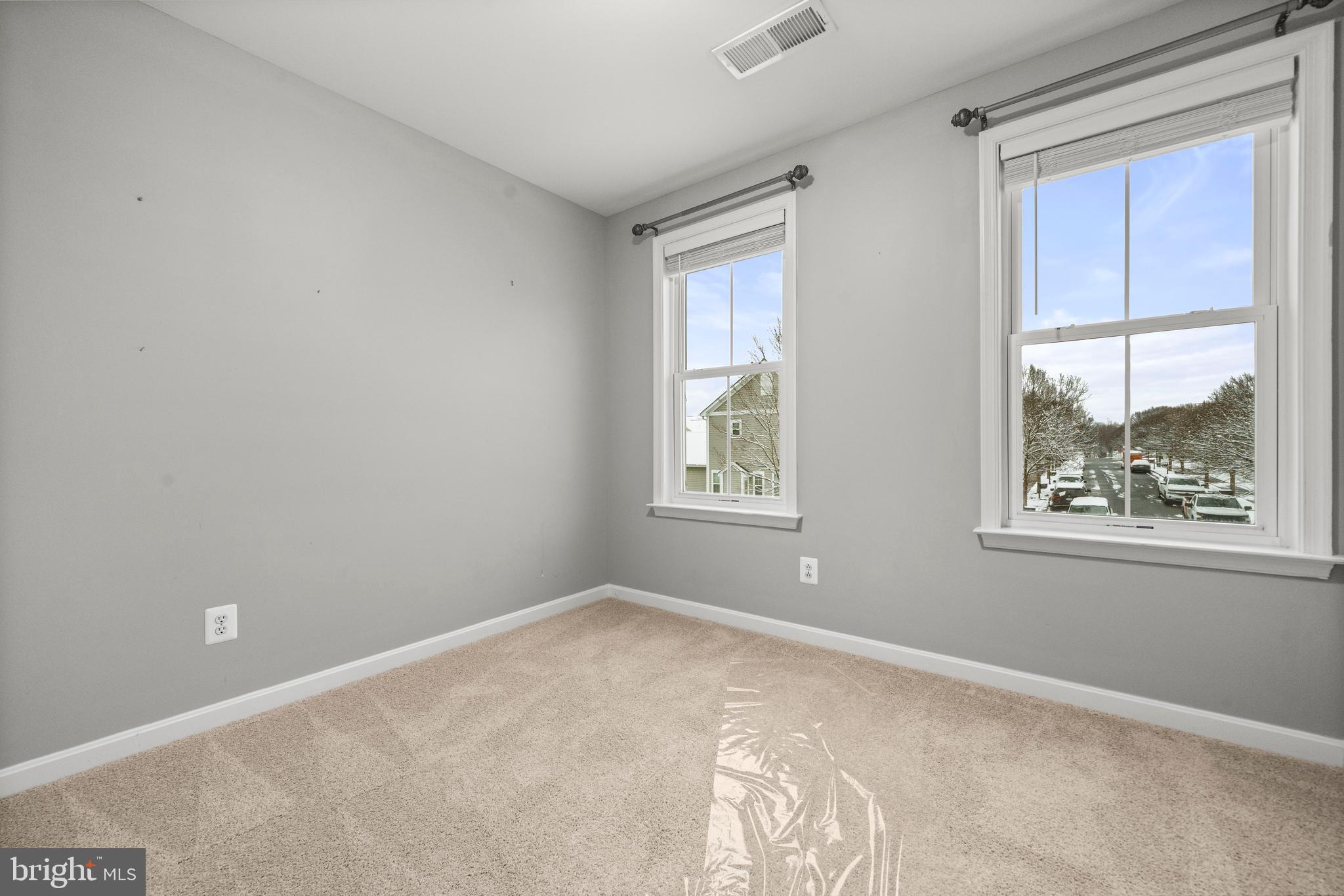 LADYSMITH VILLAGE - Residential