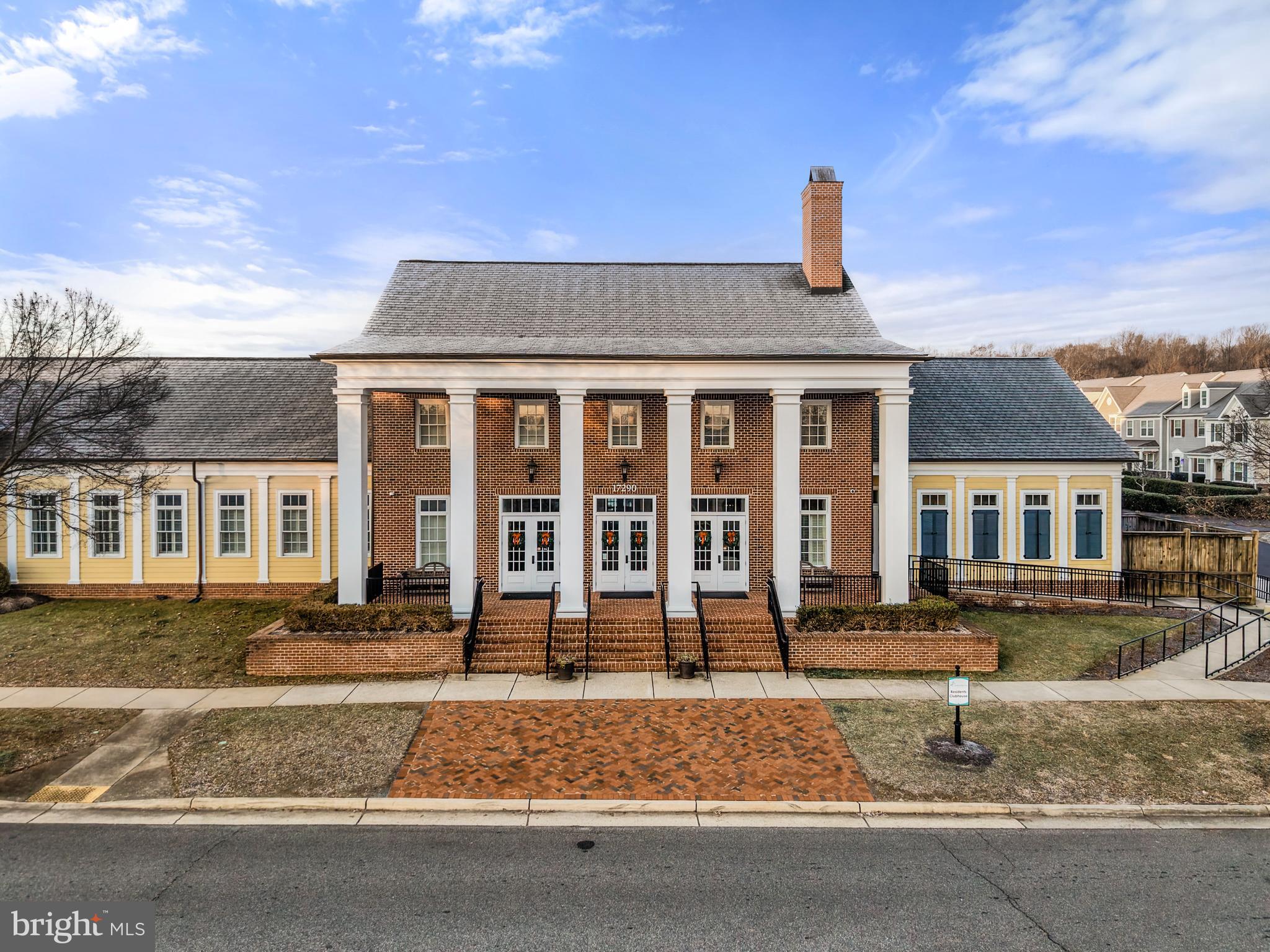 LADYSMITH VILLAGE - Residential