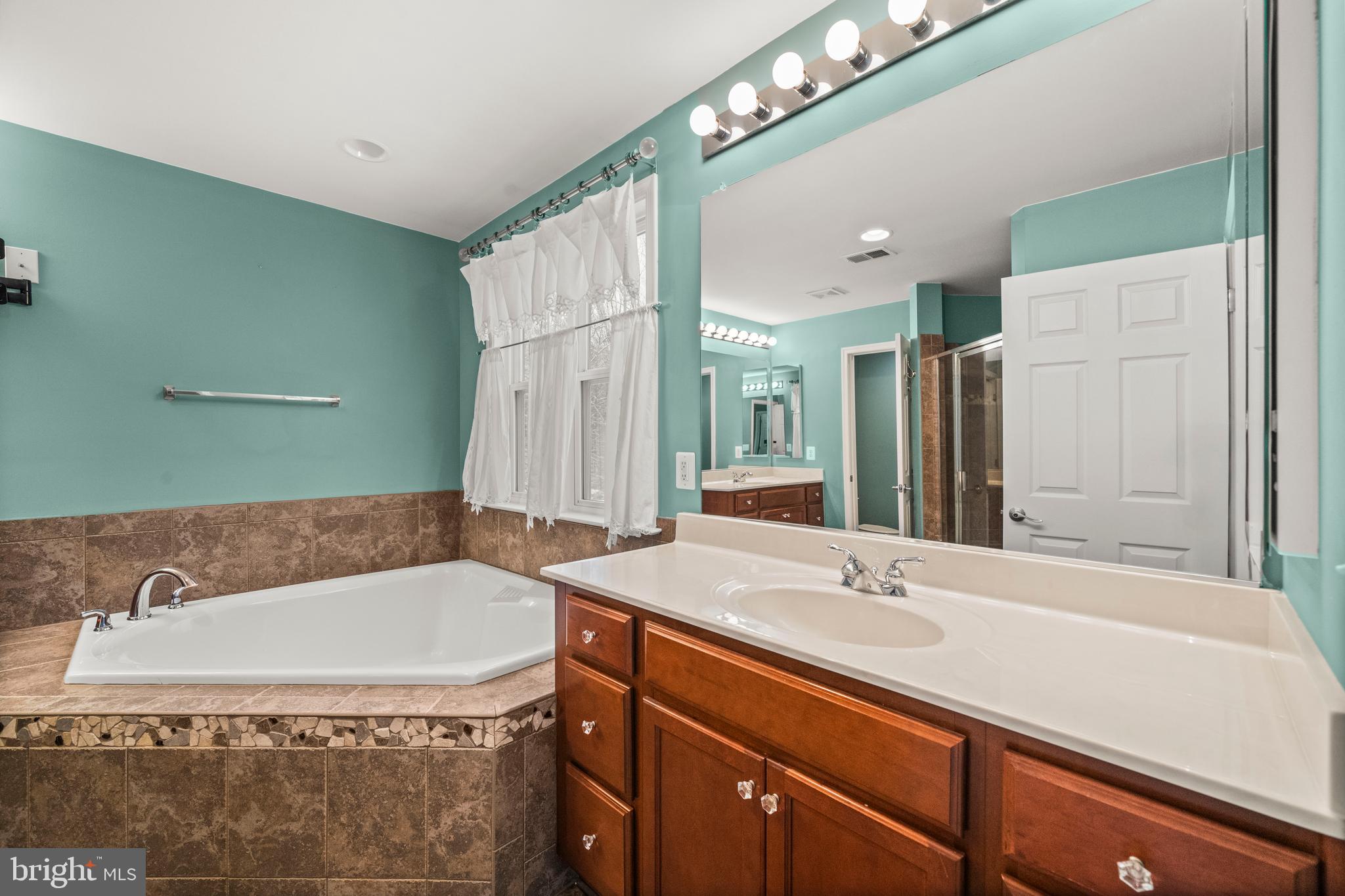 LADYSMITH VILLAGE - Residential