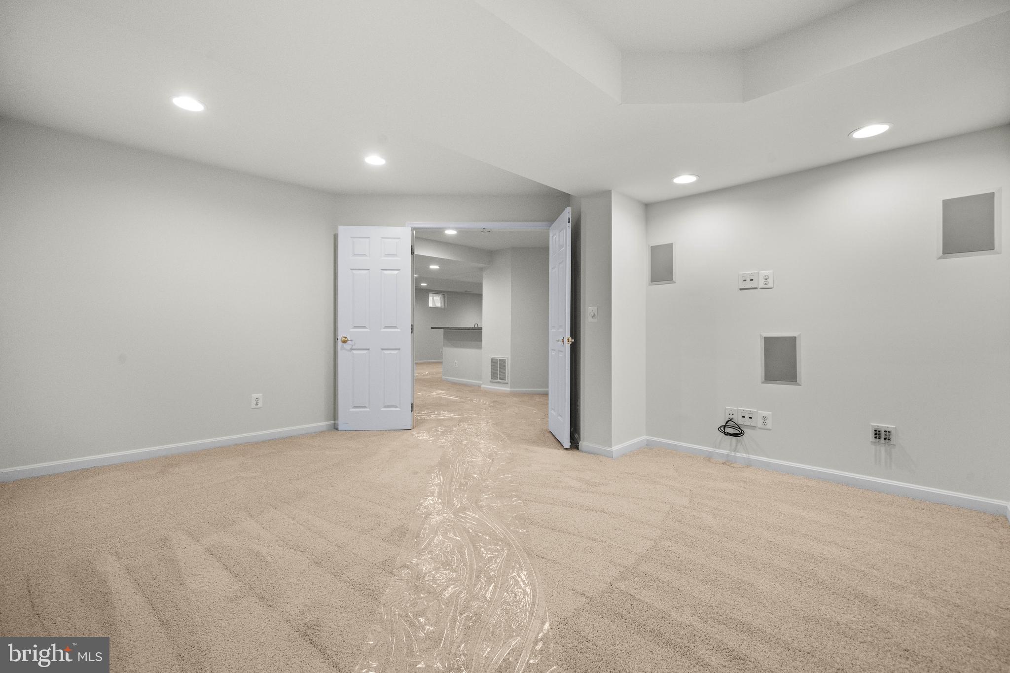 LADYSMITH VILLAGE - Residential