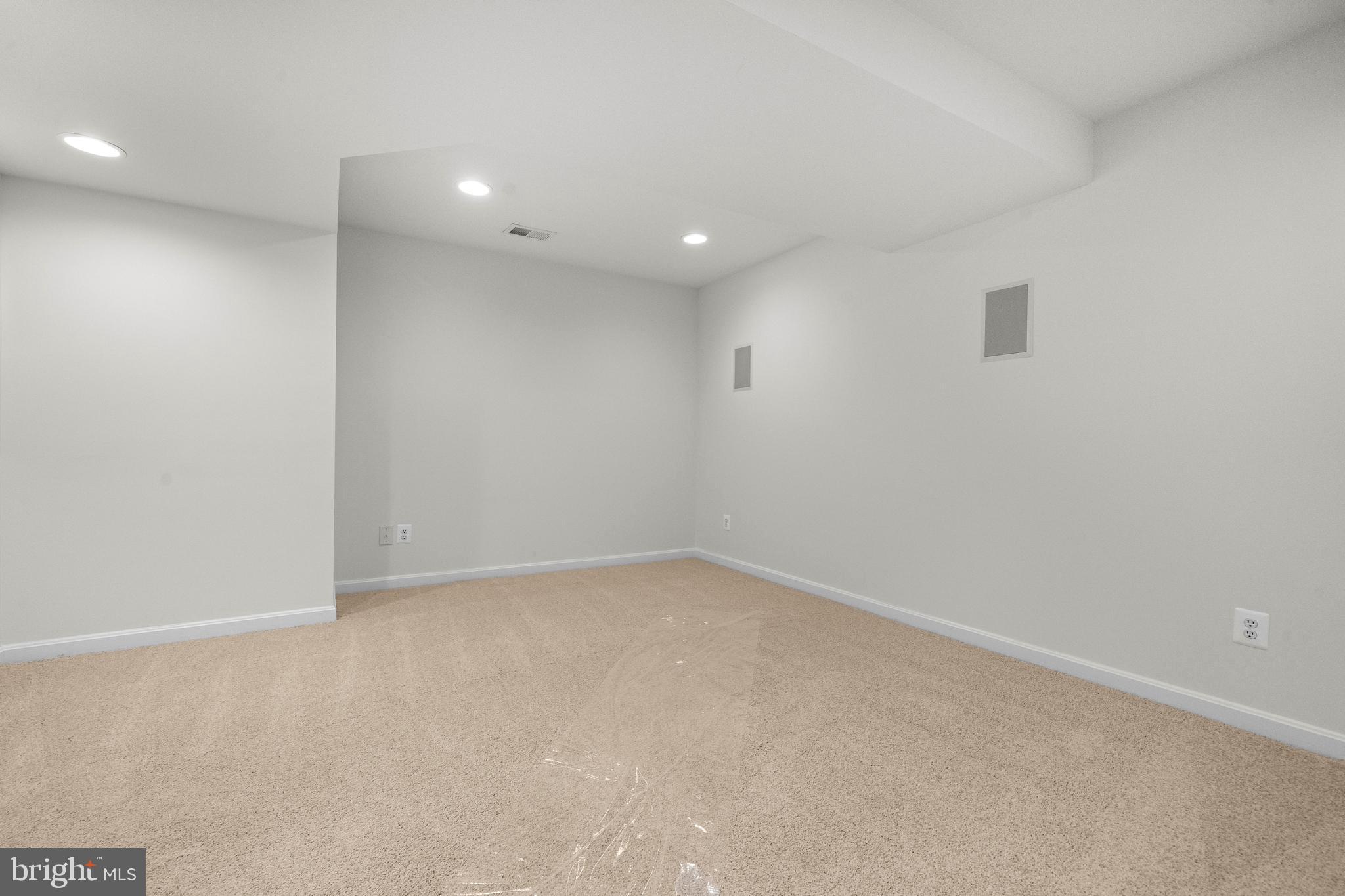 LADYSMITH VILLAGE - Residential