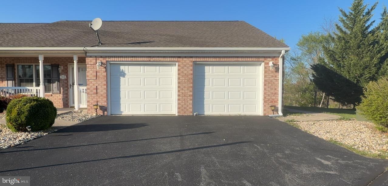 EAST RIDGE TOWNHOMES - Residential