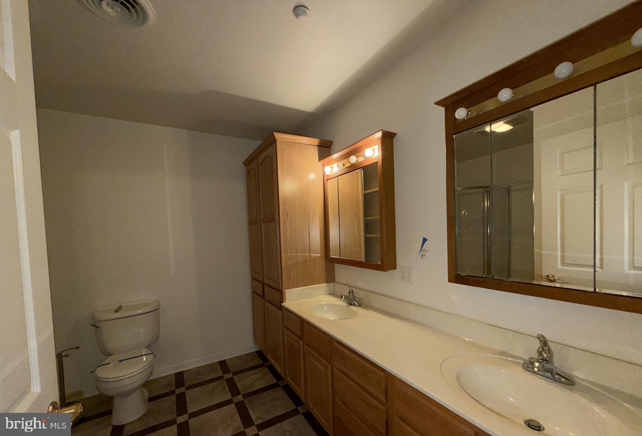 EAST RIDGE TOWNHOMES - Residential