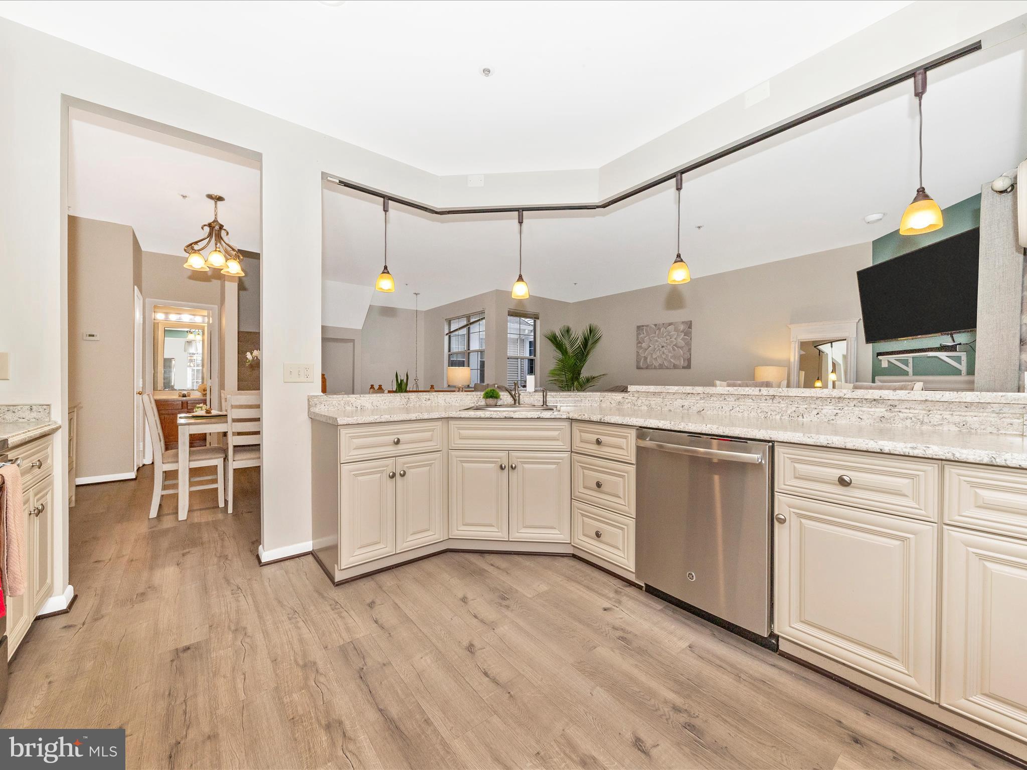 FOREST BROOKE - Residential