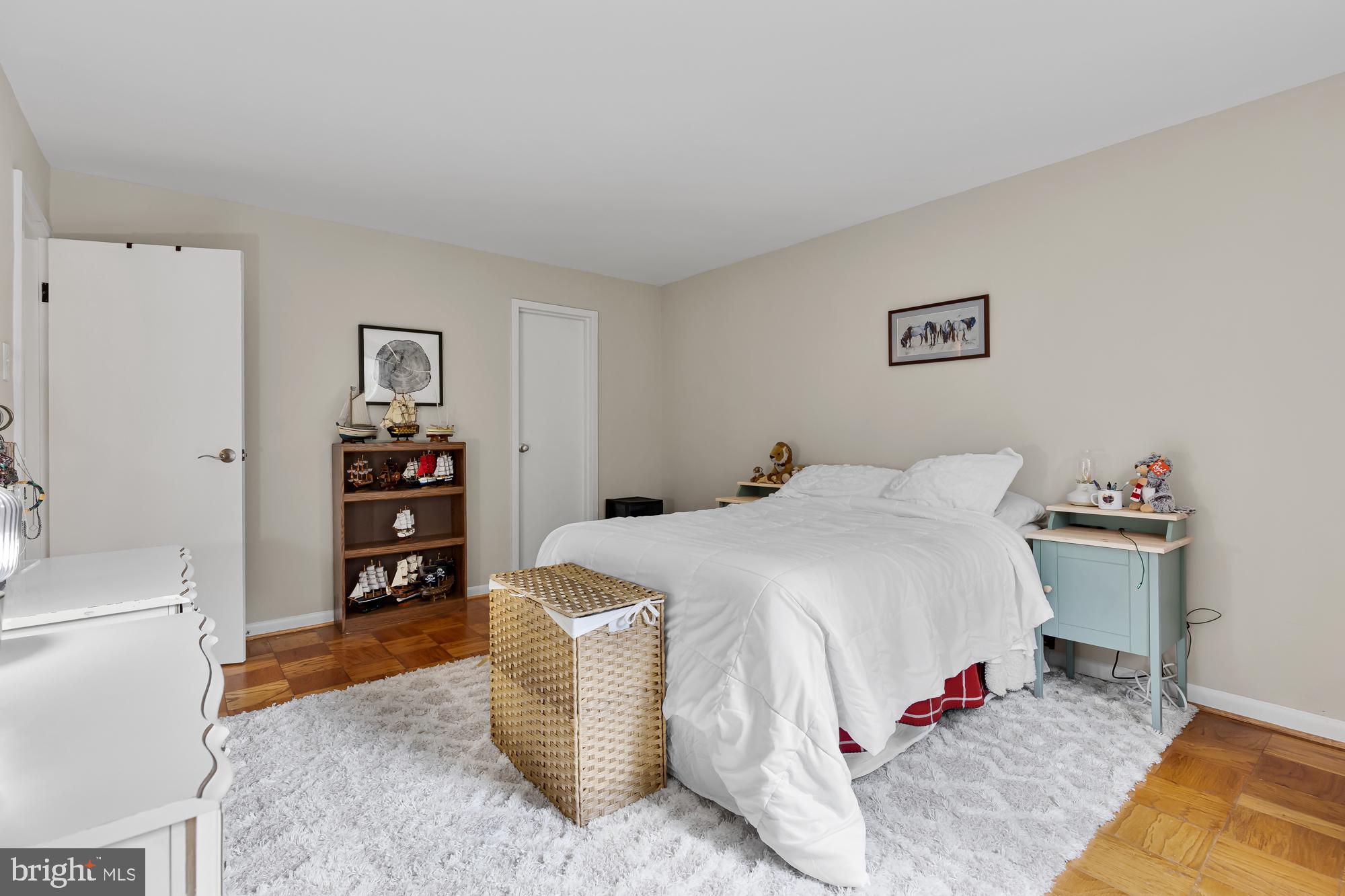 THAYER TOWERS - Residential