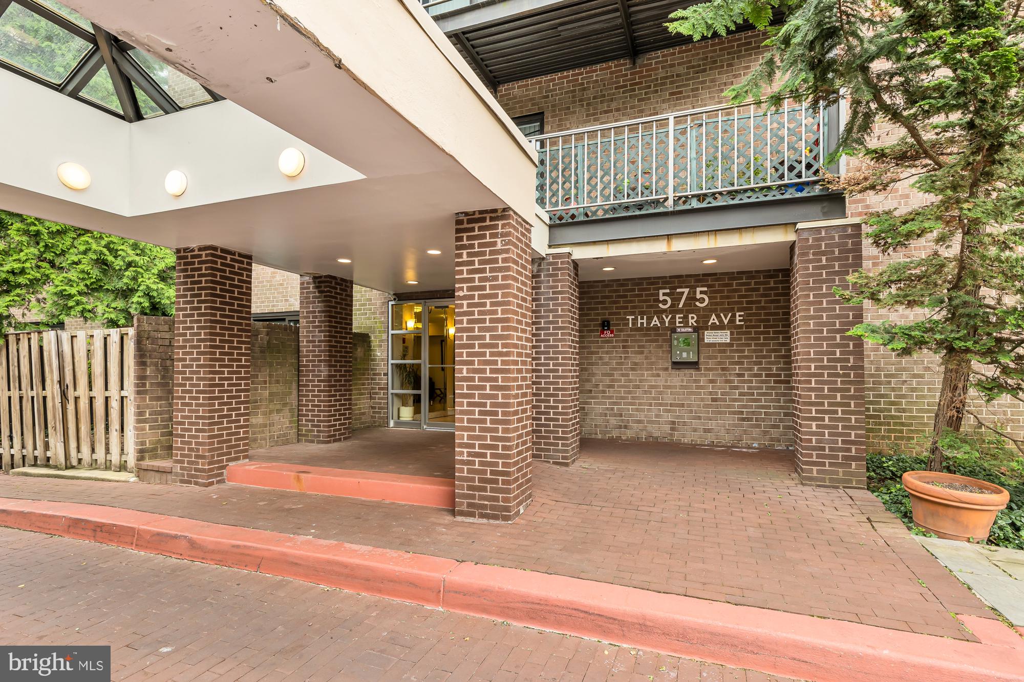 THAYER TOWERS - Residential