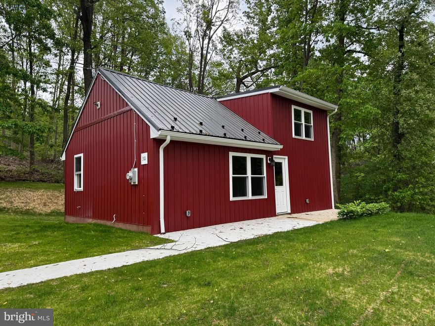 Completely remodeled! For rent is a 2 bedroom, 1 bathroom cottage. with a open loft. Over looking a pond. Cottage uses mini splits for heating and A/C. Tenant mows yard around the cottage. No Smoking, No Pets. $50 nonrefundable application fee required per applicant and if selected $50 admin fee. 615 Min. Credit Score