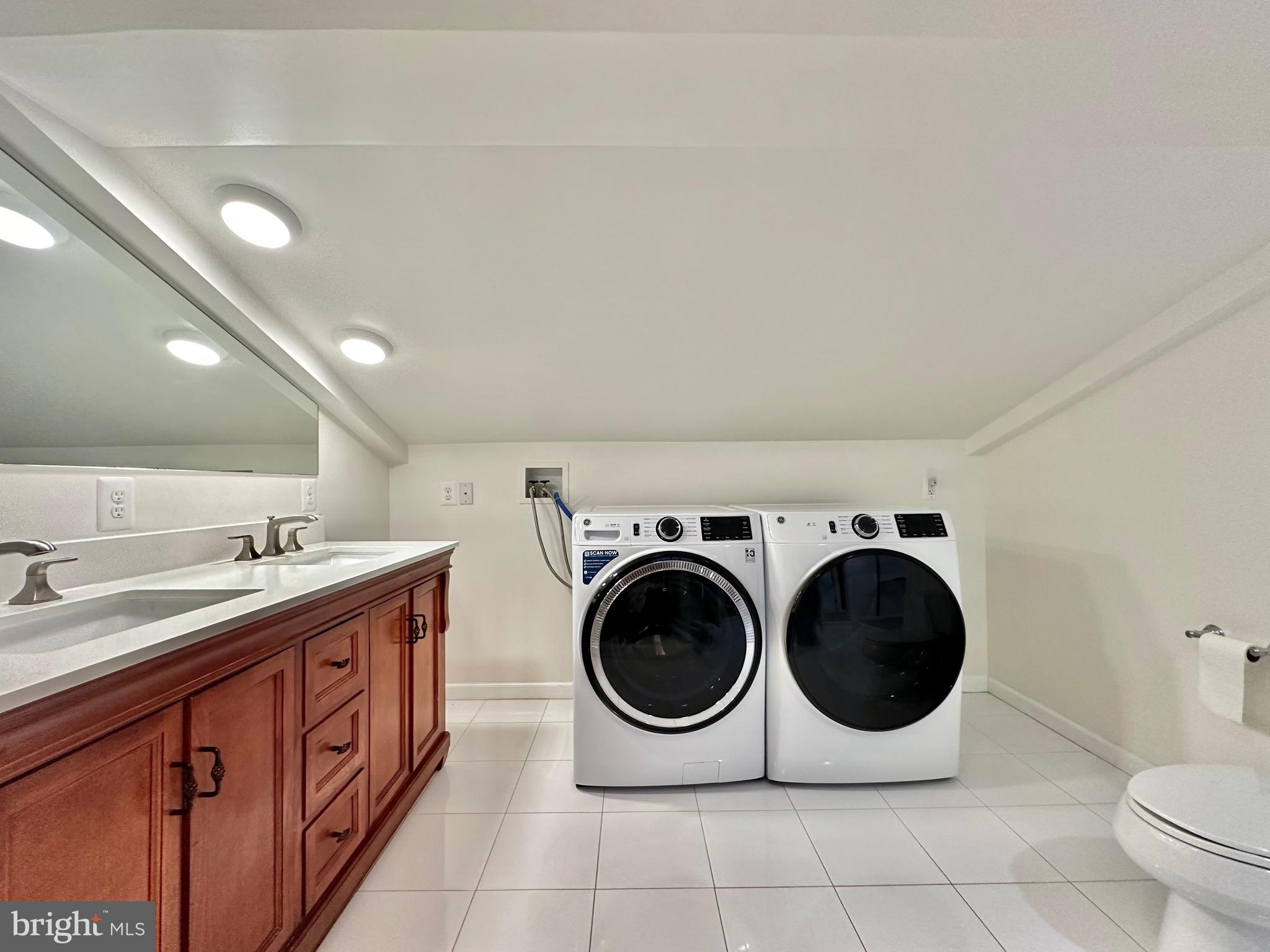 TWINBROOK - Residential Lease