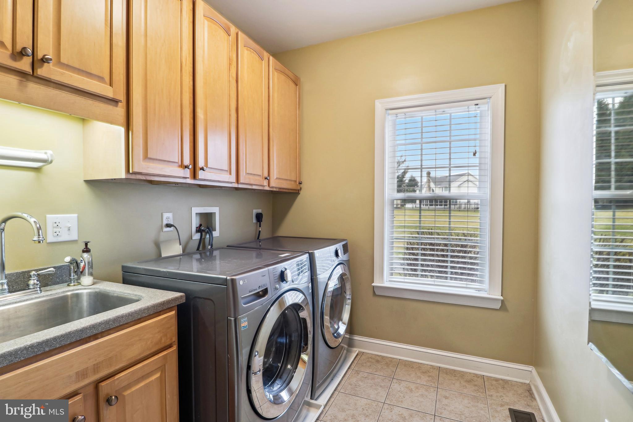 RIVER DOWNS - Residential