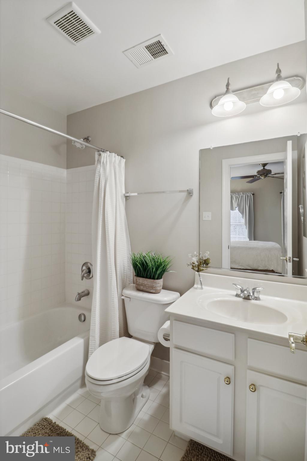 RIVER DOWNS - Residential