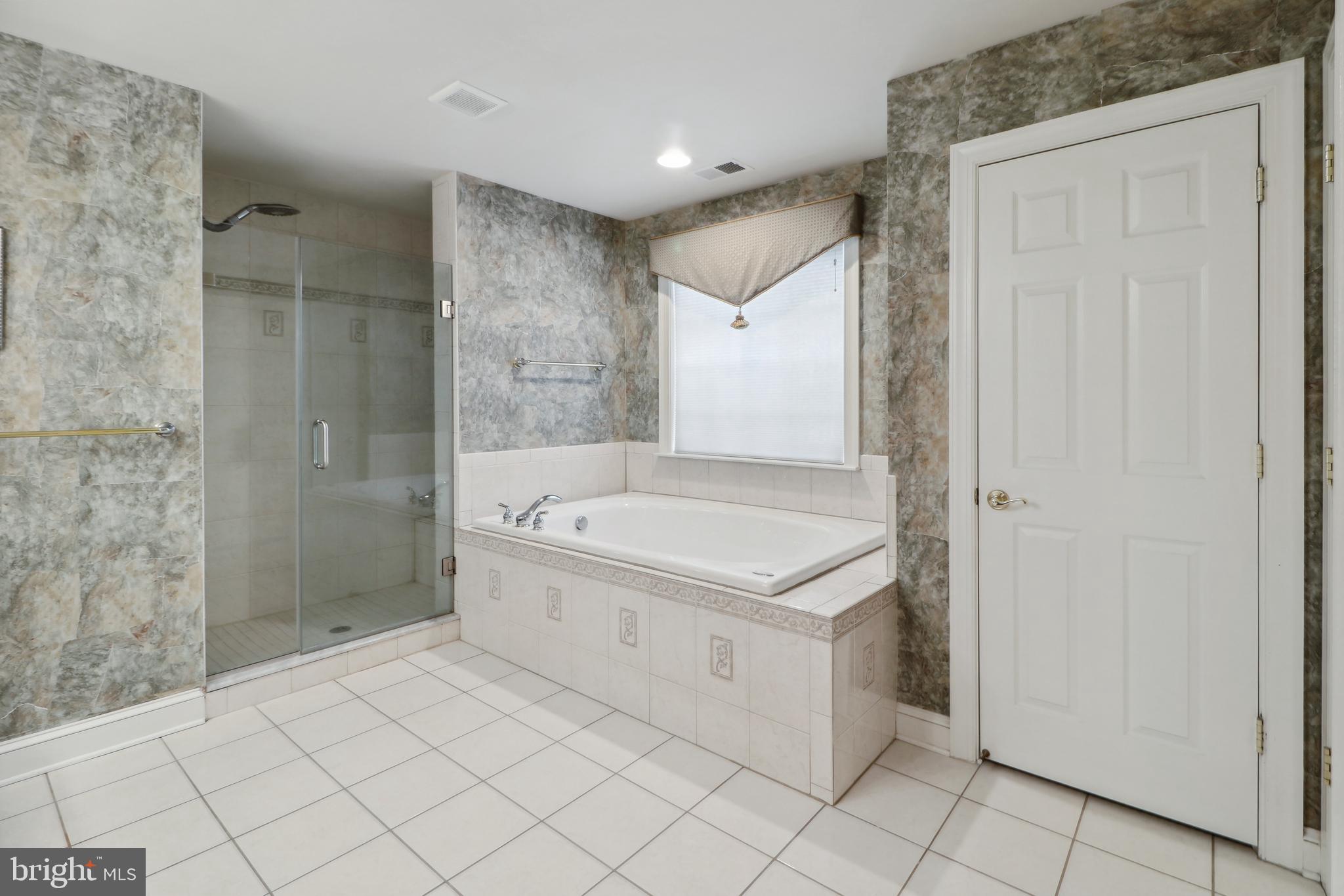 RIVER DOWNS - Residential