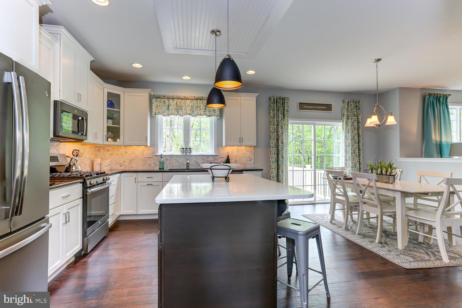 POND VIEW ESTATES - Residential