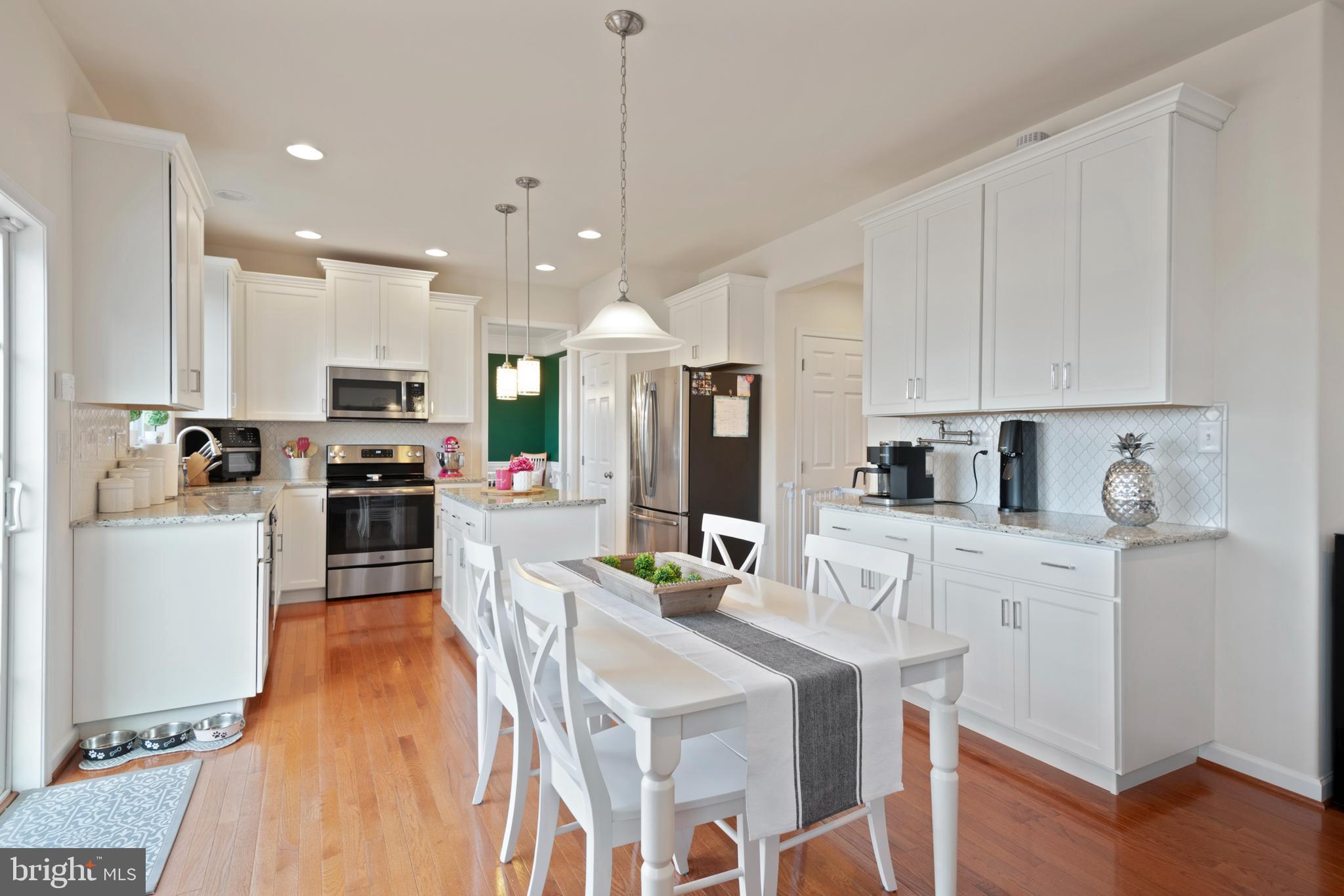 POND VIEW ESTATES - Residential