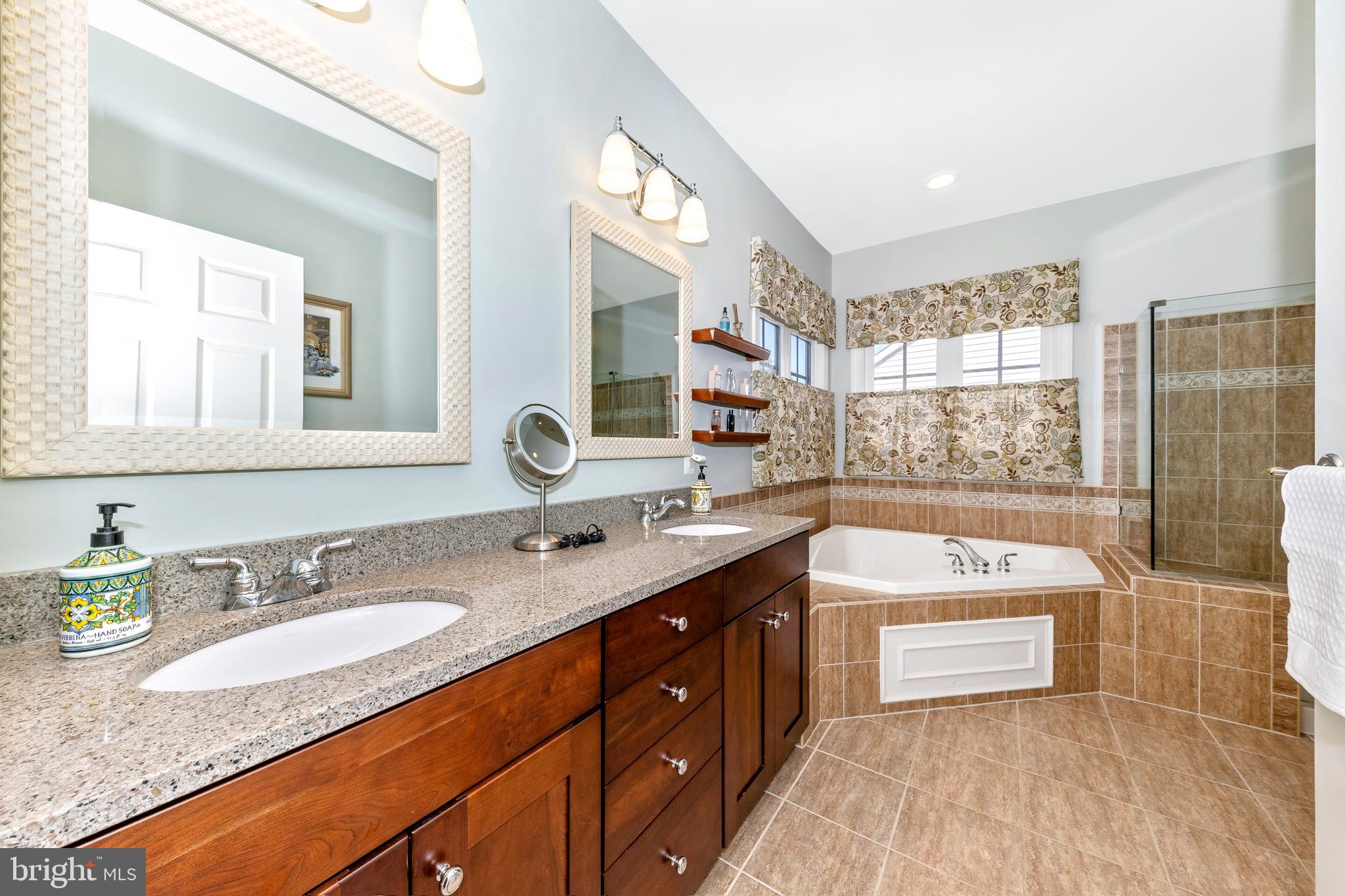 GREENWAY VILLAGE - Residential