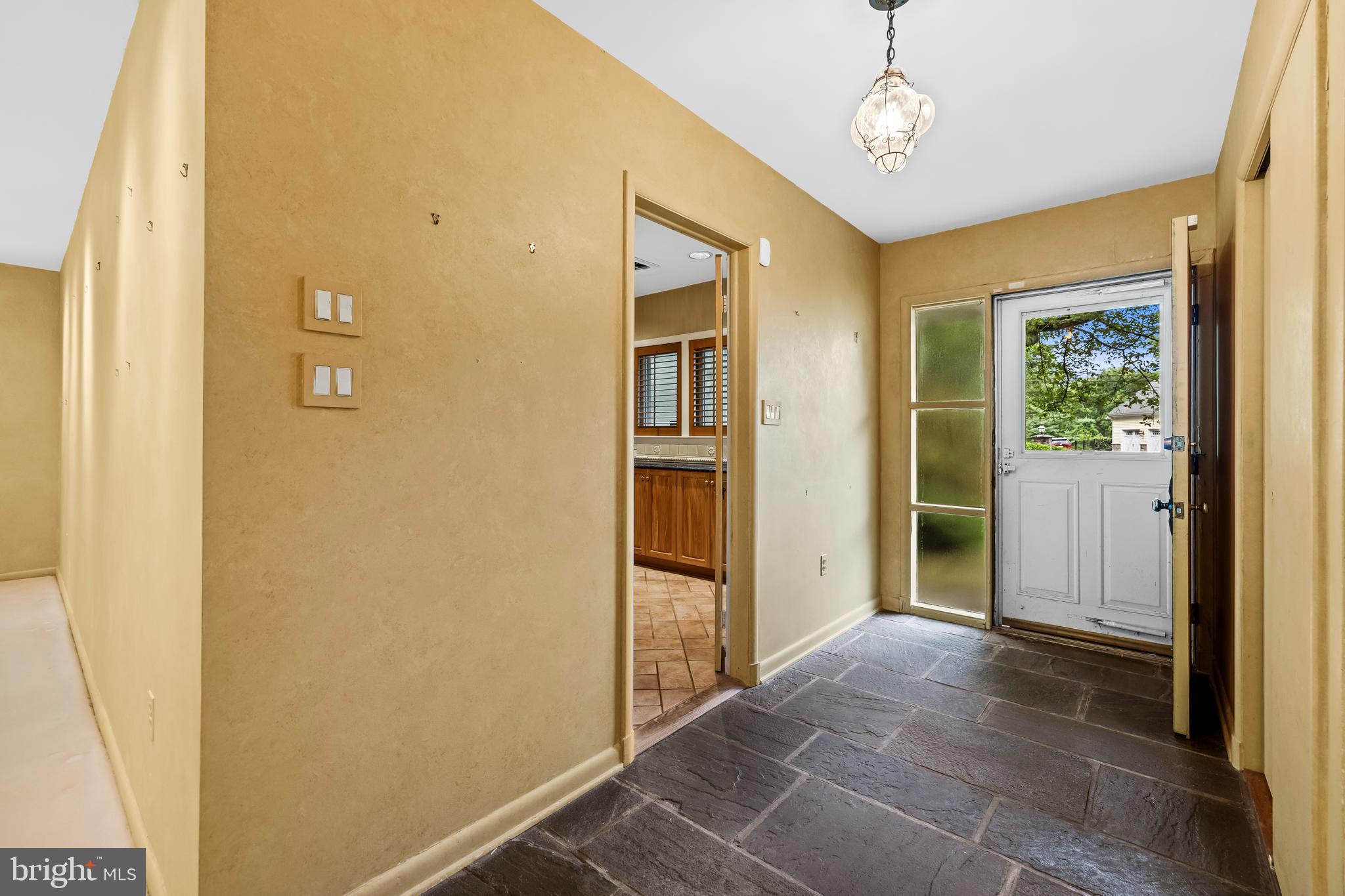 10815 LONGACRE LANE