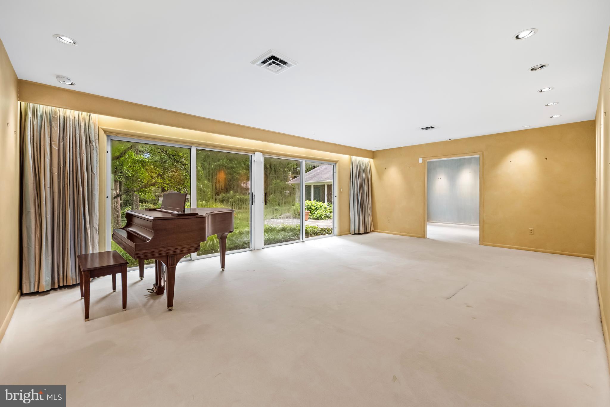 10815 LONGACRE LANE