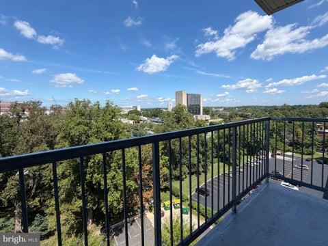 Photo of 4977 Battery Lane #1-921, BETHESDA, MD 20814 (MLS # MDMC2254668)