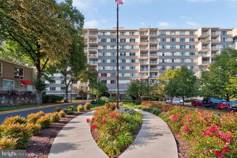 Condo For Sale - 4977 Battery Lane #1-921<br/> BETHESDA, MD 20814