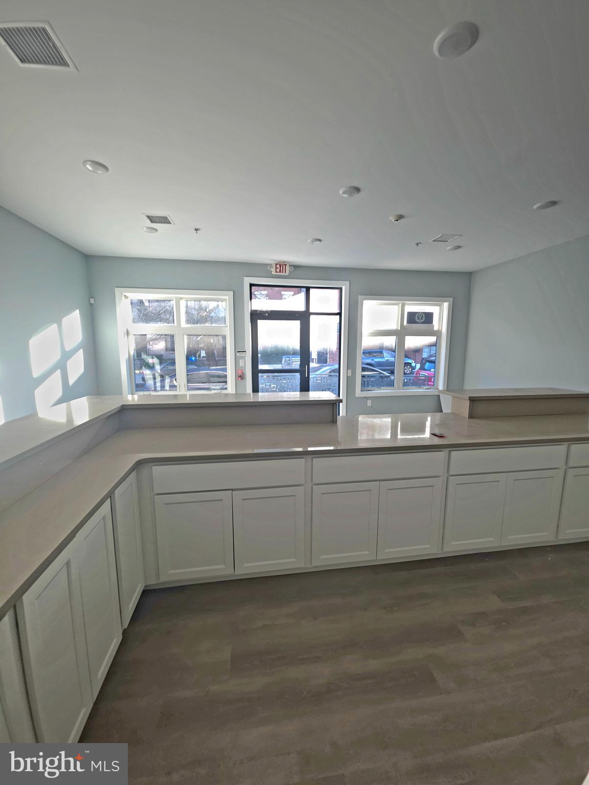 MANTUA - Commercial Lease