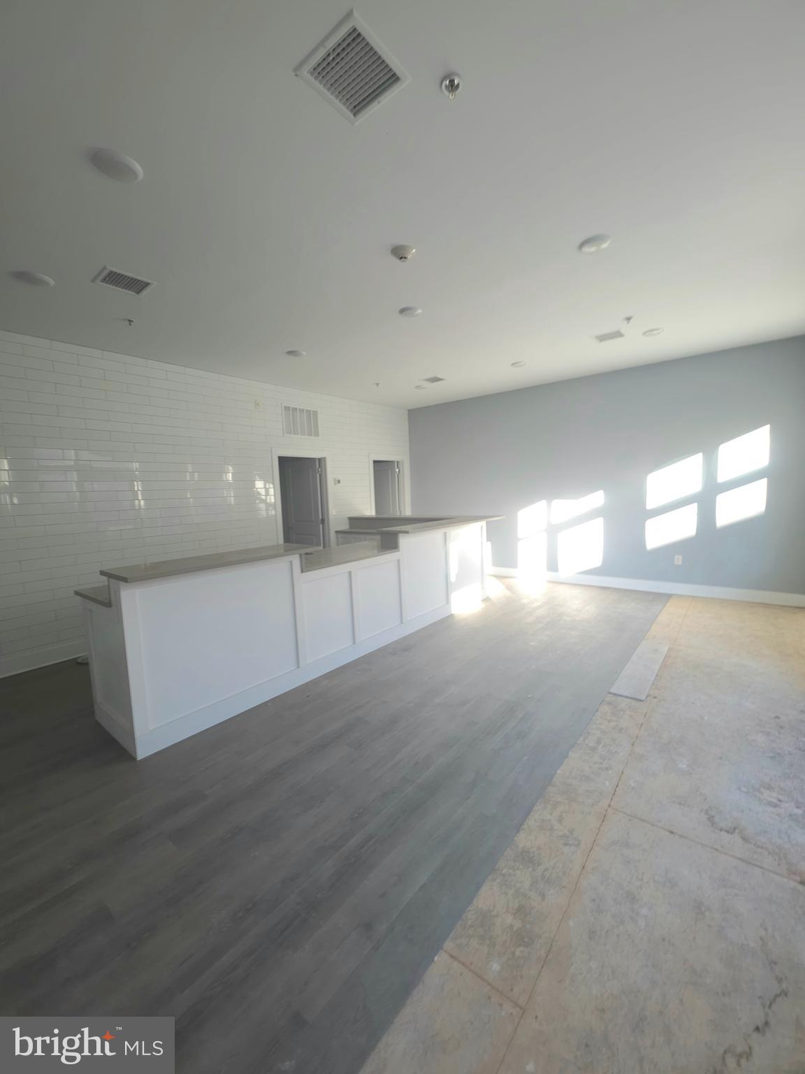 MANTUA - Commercial Lease