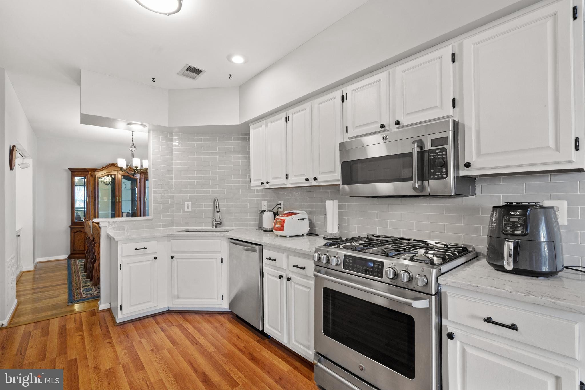 LIFESTYLE AT SULLY STATION - Residential