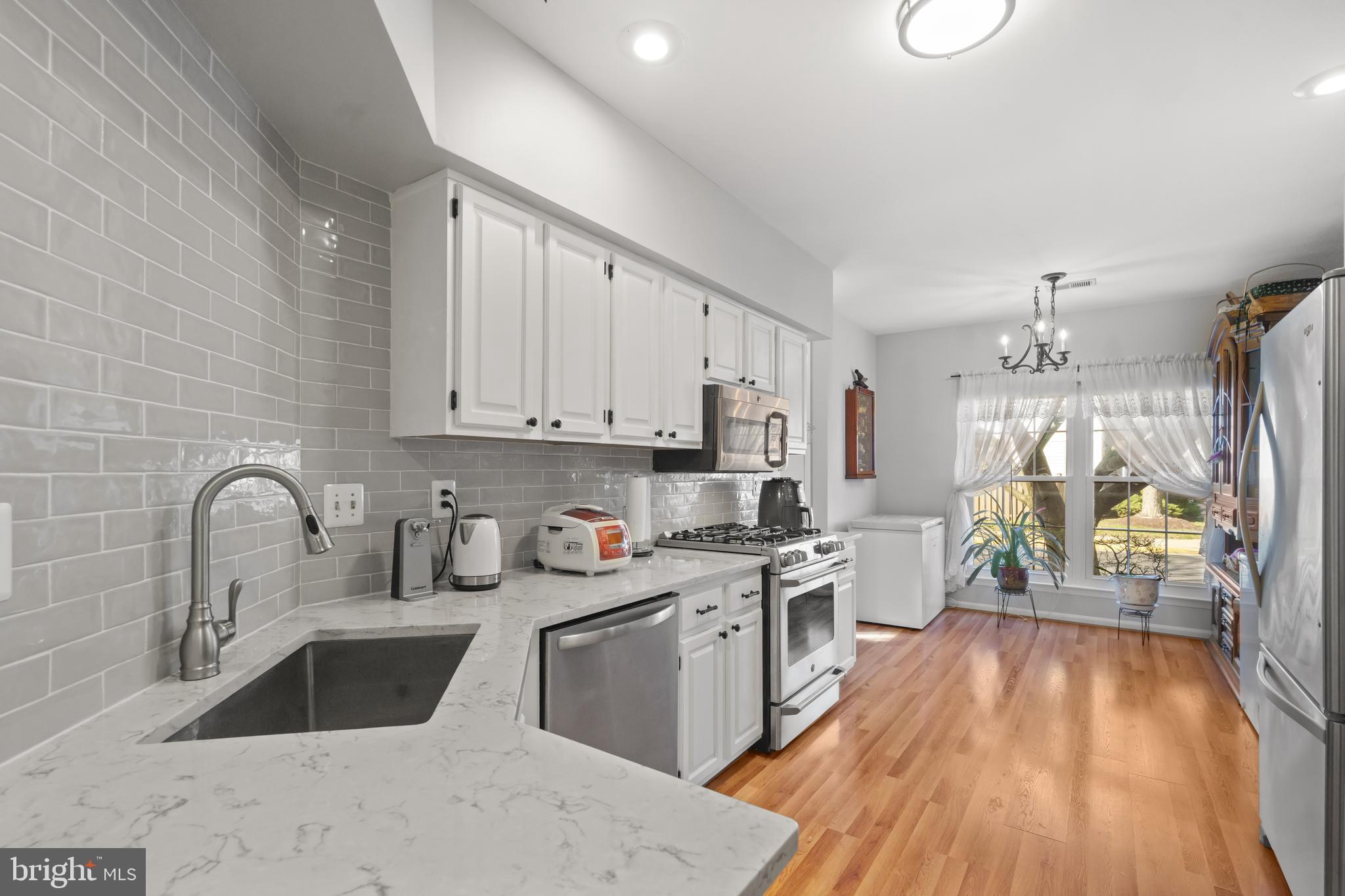 LIFESTYLE AT SULLY STATION - Residential