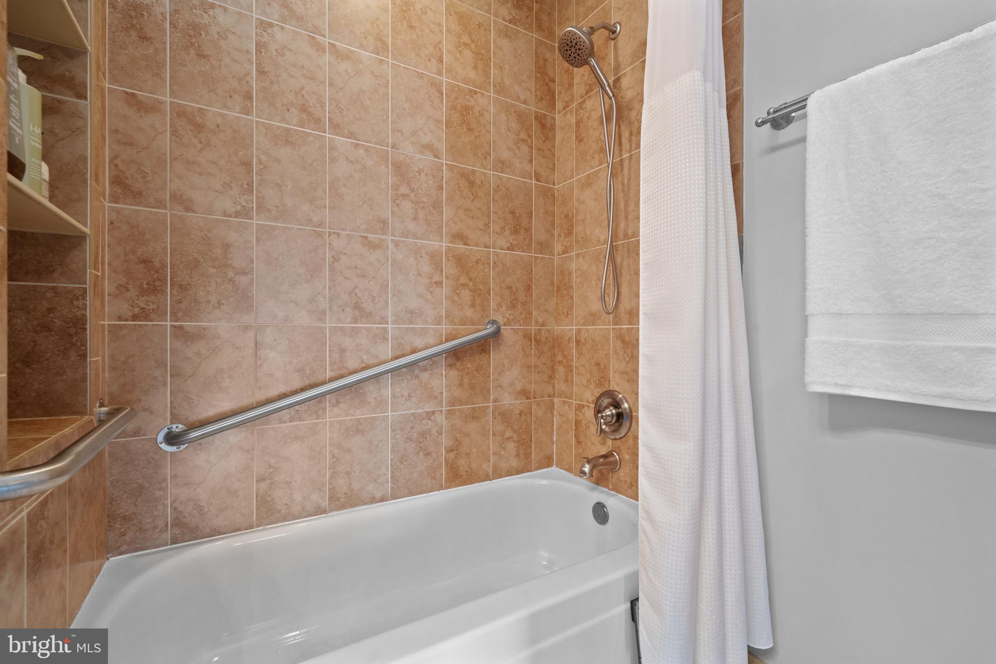 LIFESTYLE AT SULLY STATION - Residential