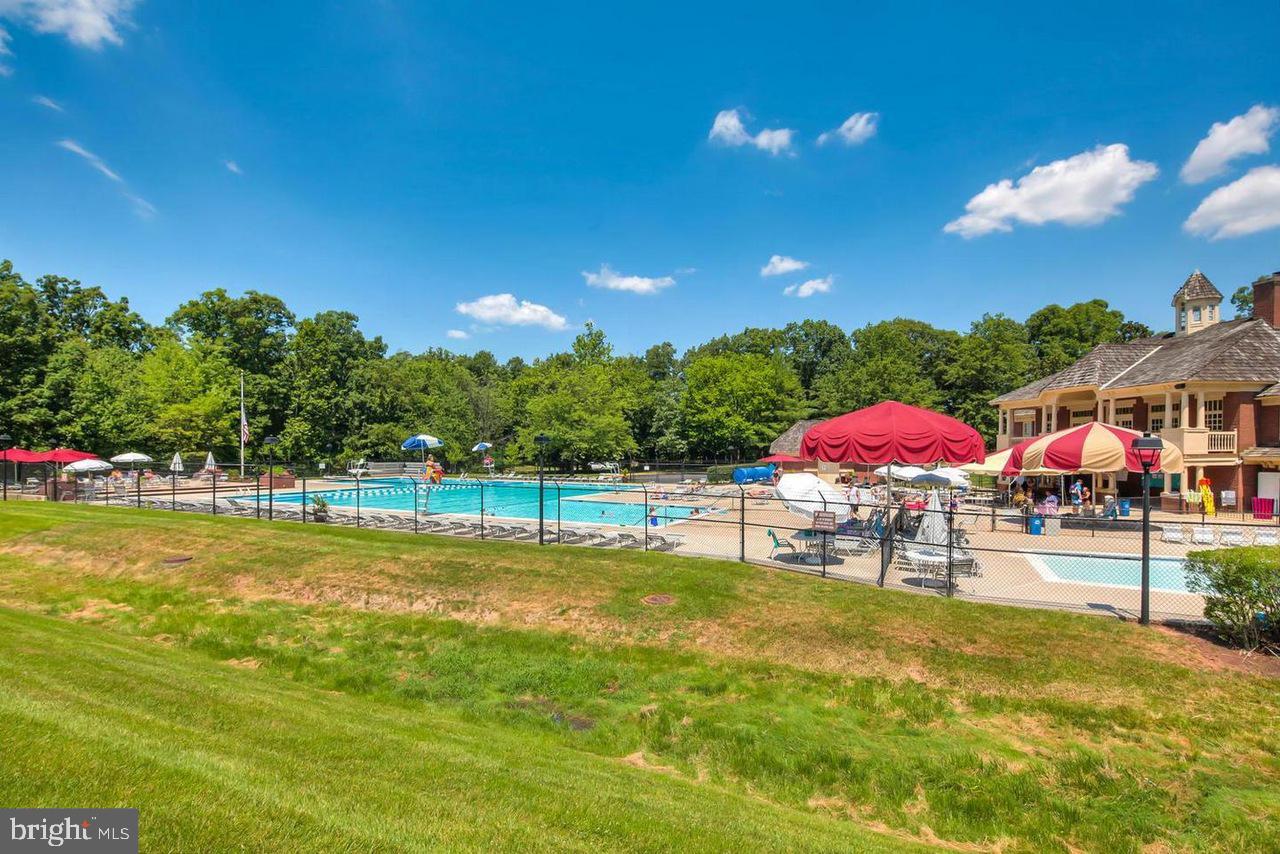 LIFESTYLE AT SULLY STATION - Residential