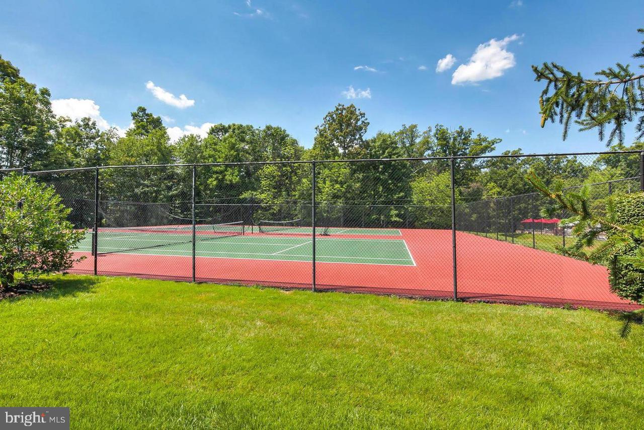 LIFESTYLE AT SULLY STATION - Residential