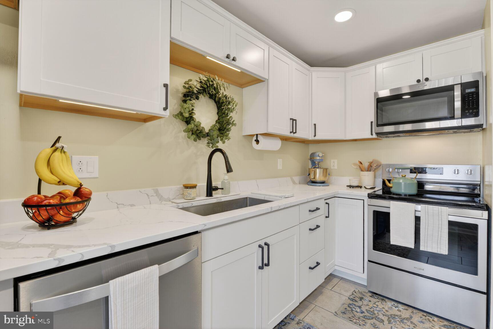 VAN DORN VILLAGE - Residential