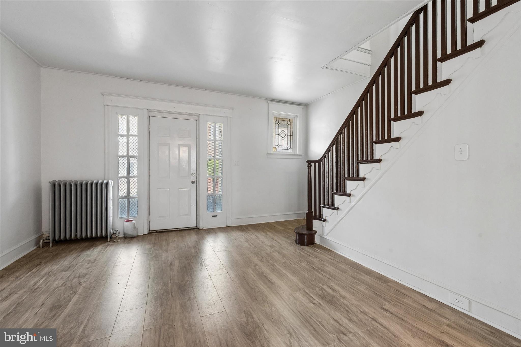 5929 N LEITHGOW STREET