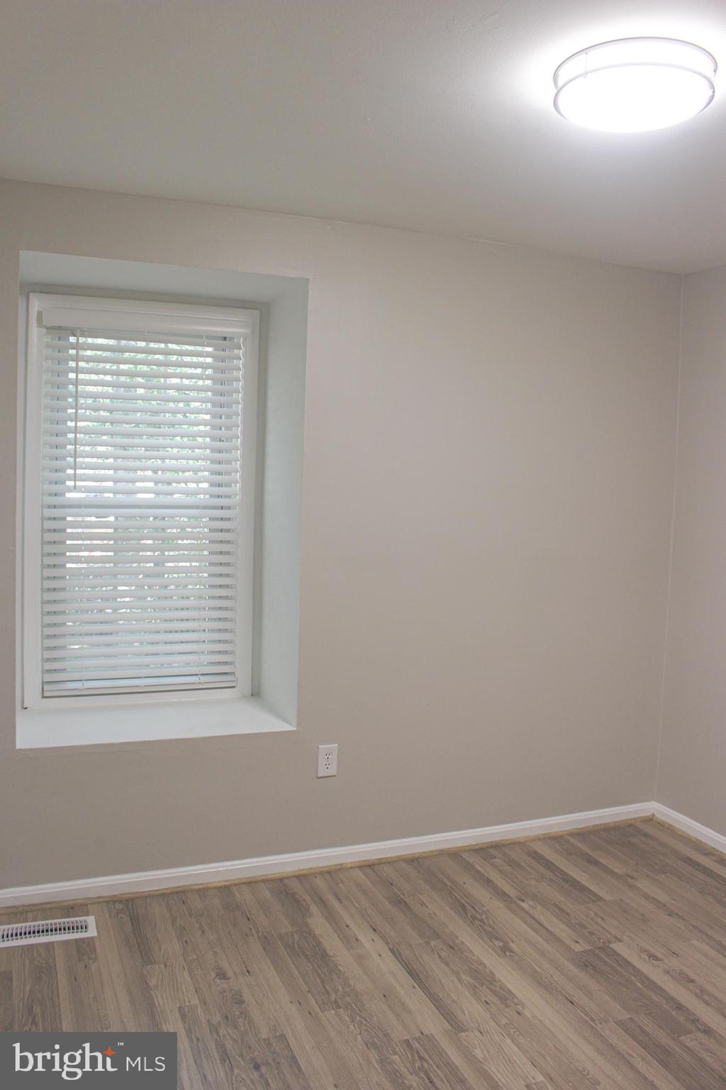 SOMERSET - Residential Lease