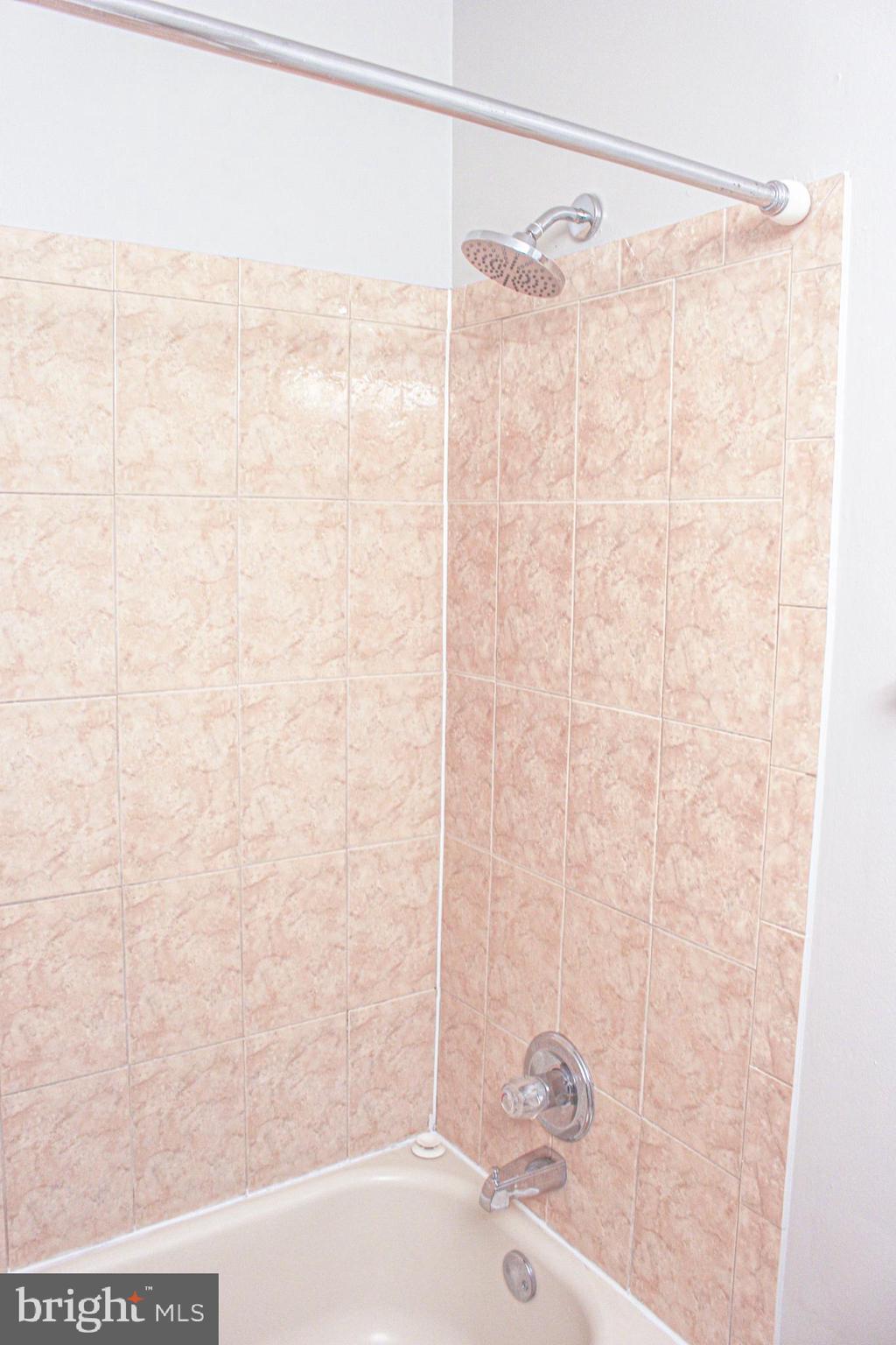 SOMERSET - Residential Lease