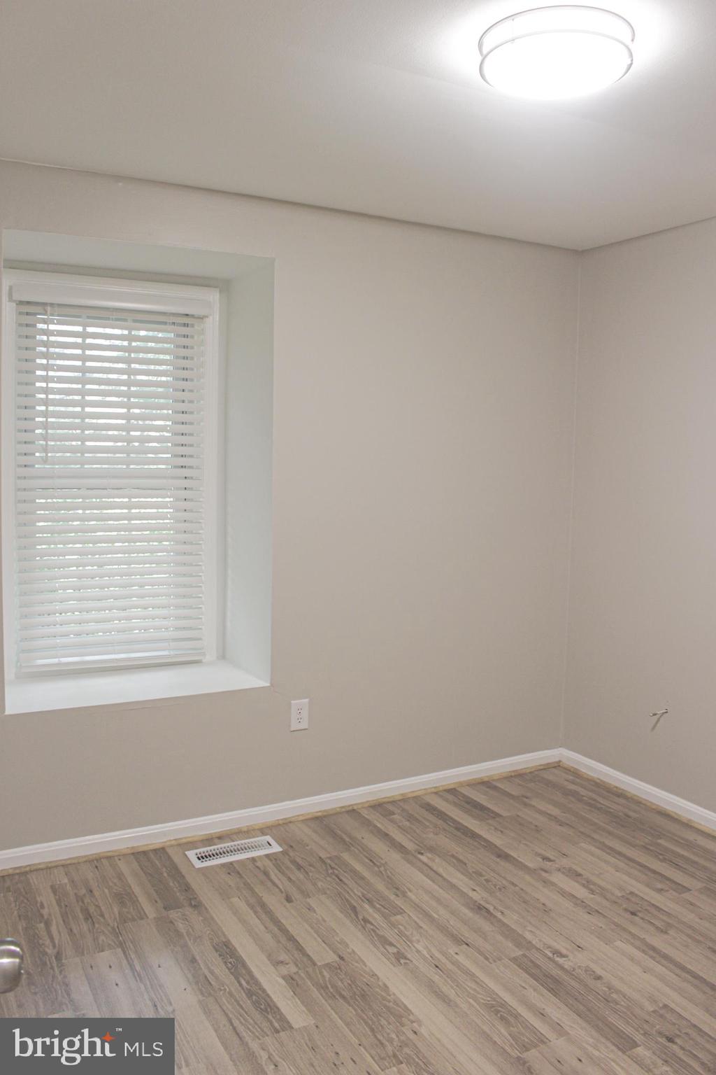 SOMERSET - Residential Lease