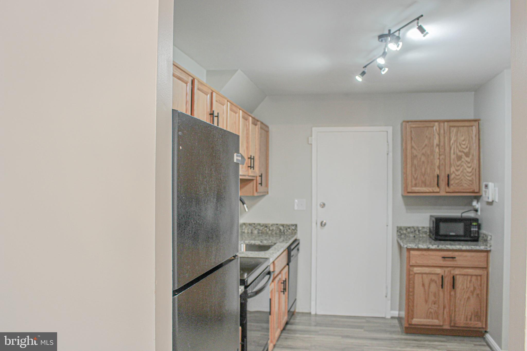 SOMERSET - Residential Lease