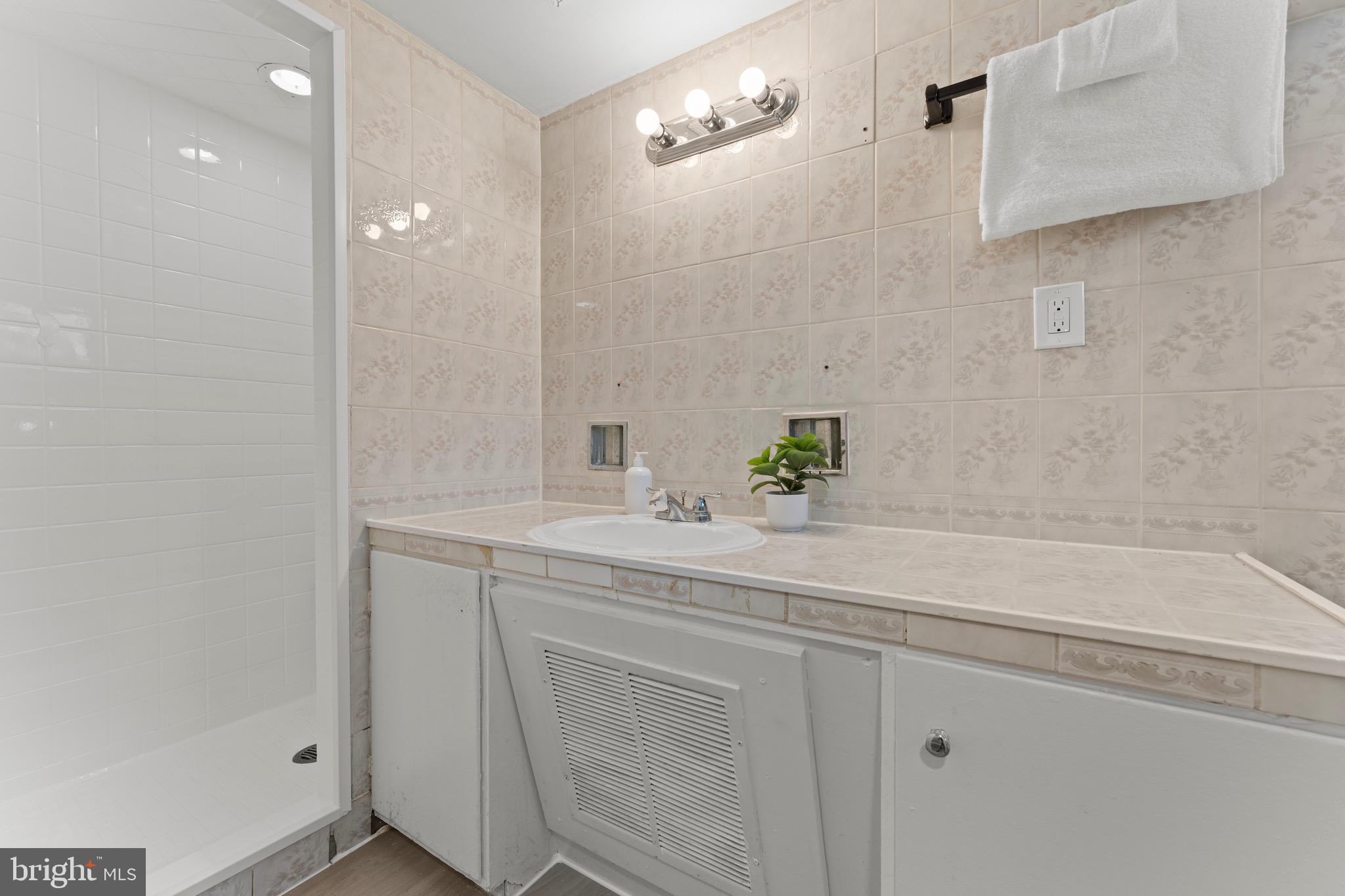 BELVEDERE SQUARE - Residential