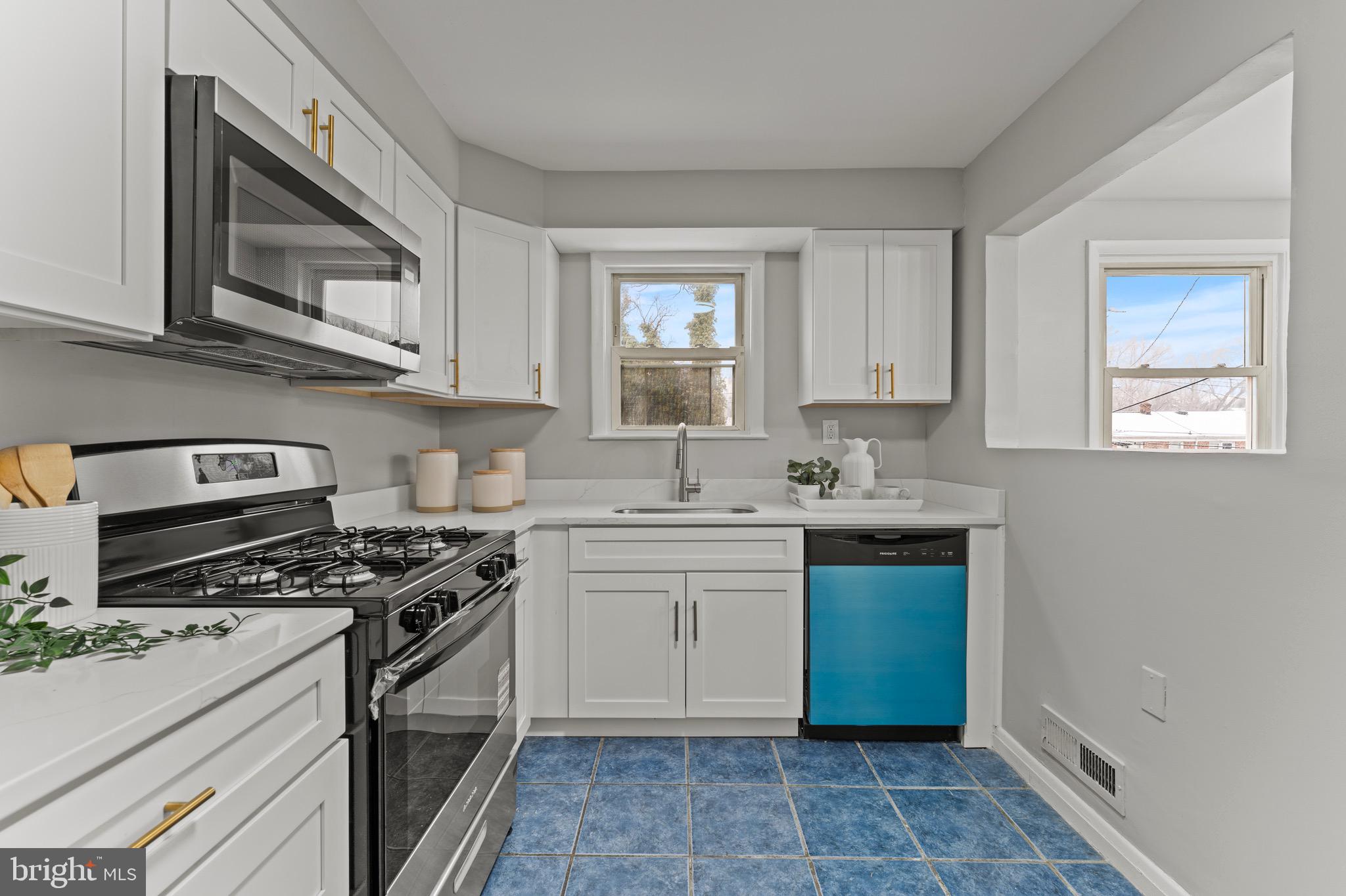 BELVEDERE SQUARE - Residential