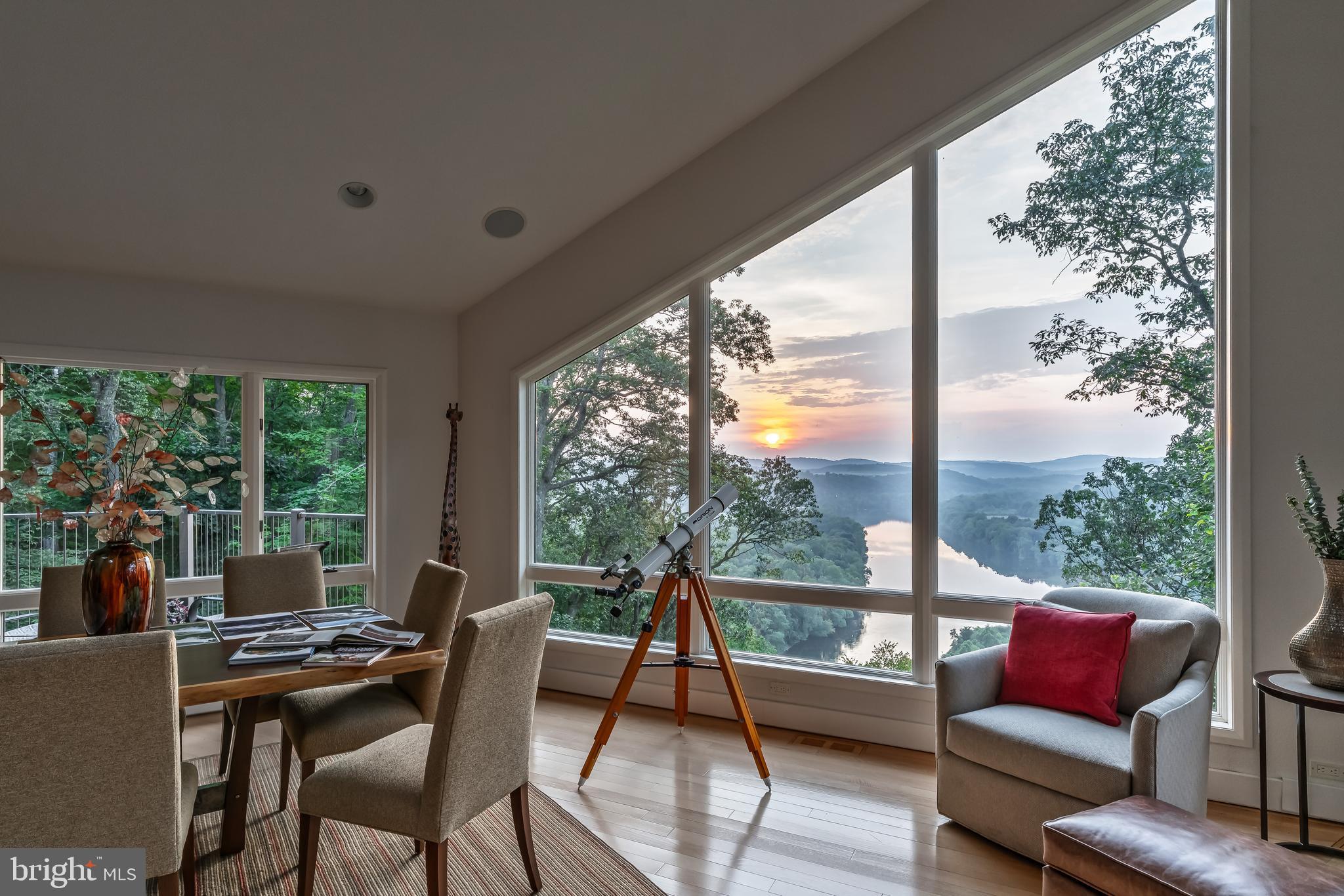 511 CENTER HILL