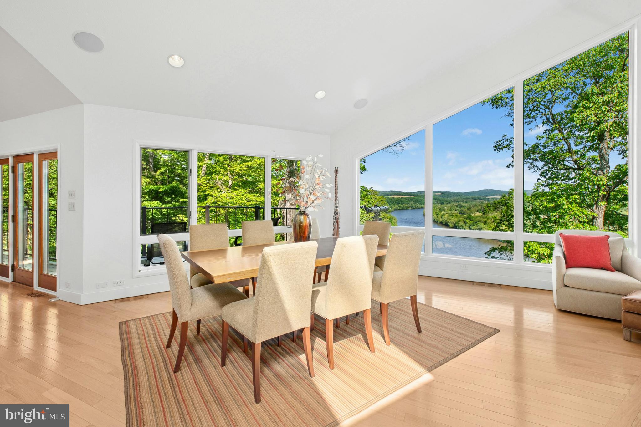 511 CENTER HILL