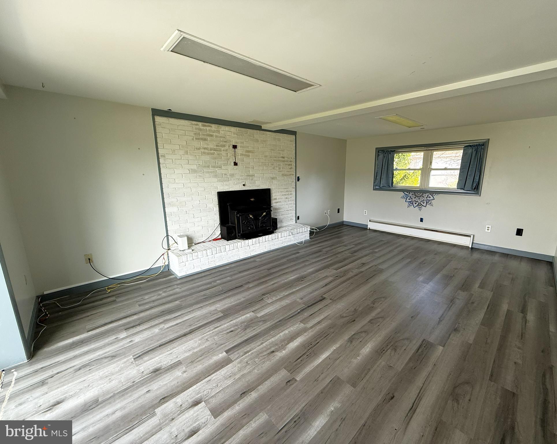 LAKEVIEW HEIGHTS - Residential