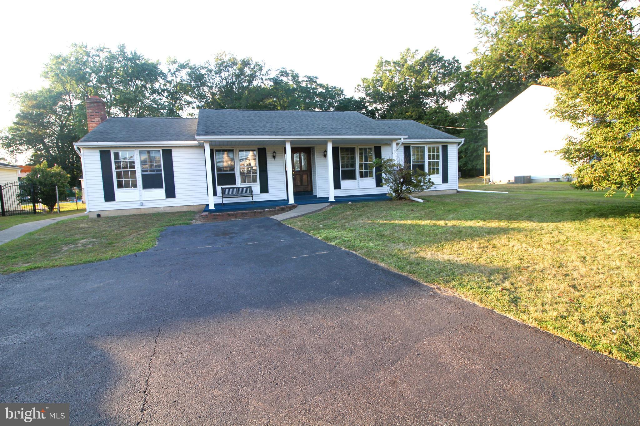 933 LOWER FERRY ROAD