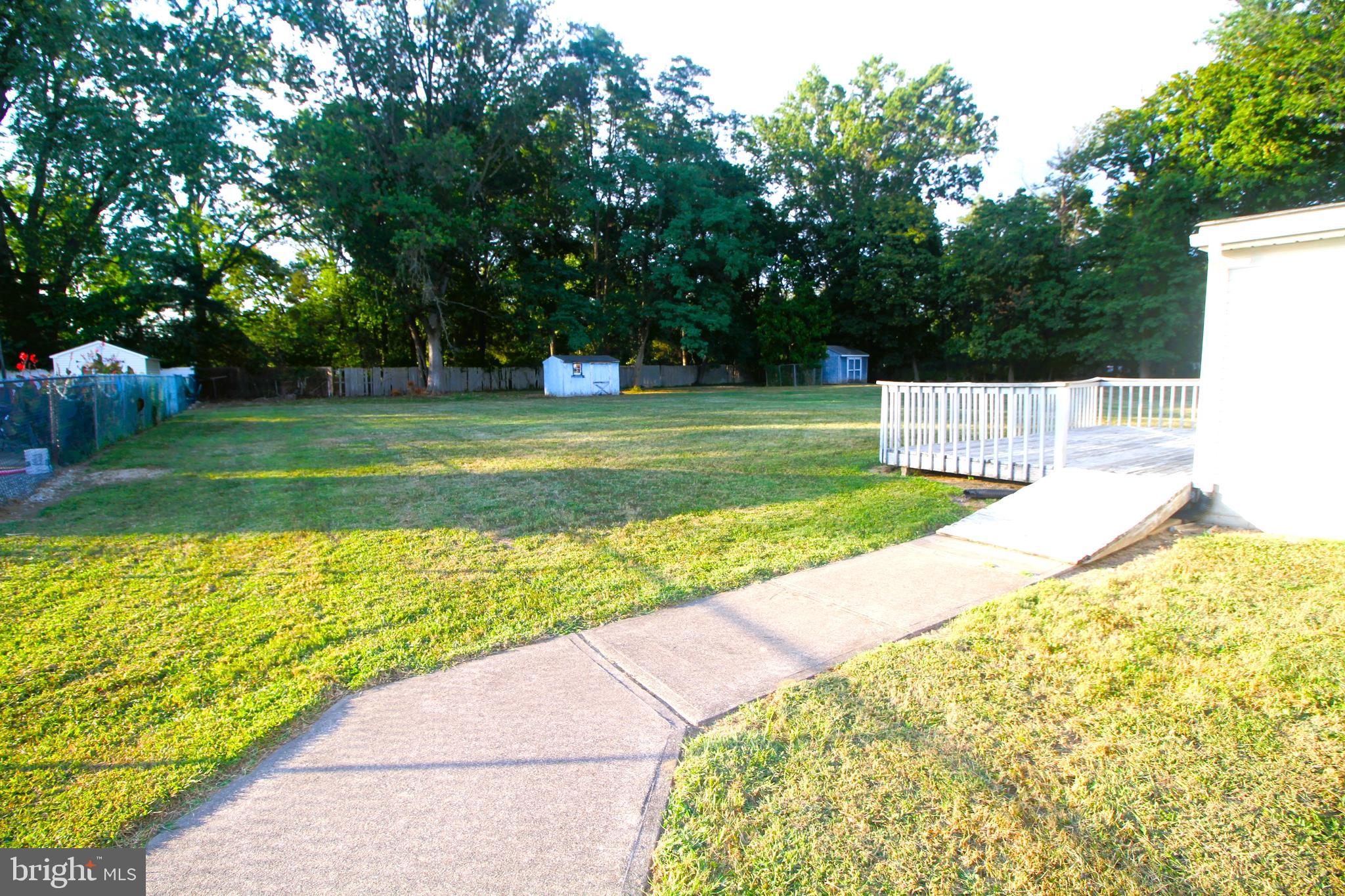 933 LOWER FERRY ROAD